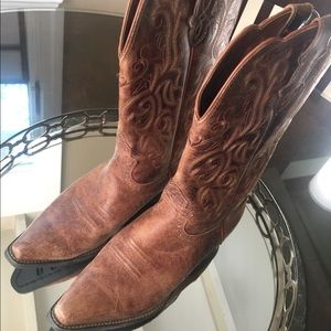 Justin Cowgirl boots in GREAT condition sz 9B